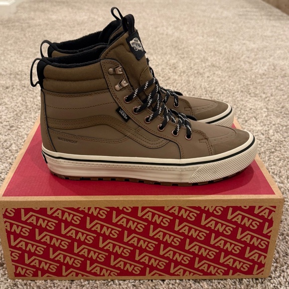 Vans Sk8-Hi Waterproof Insulated Shoes - Picture 2 of 6